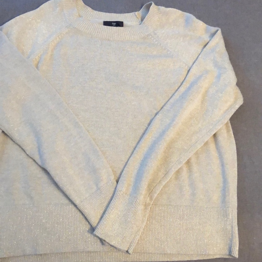 Gap sweater